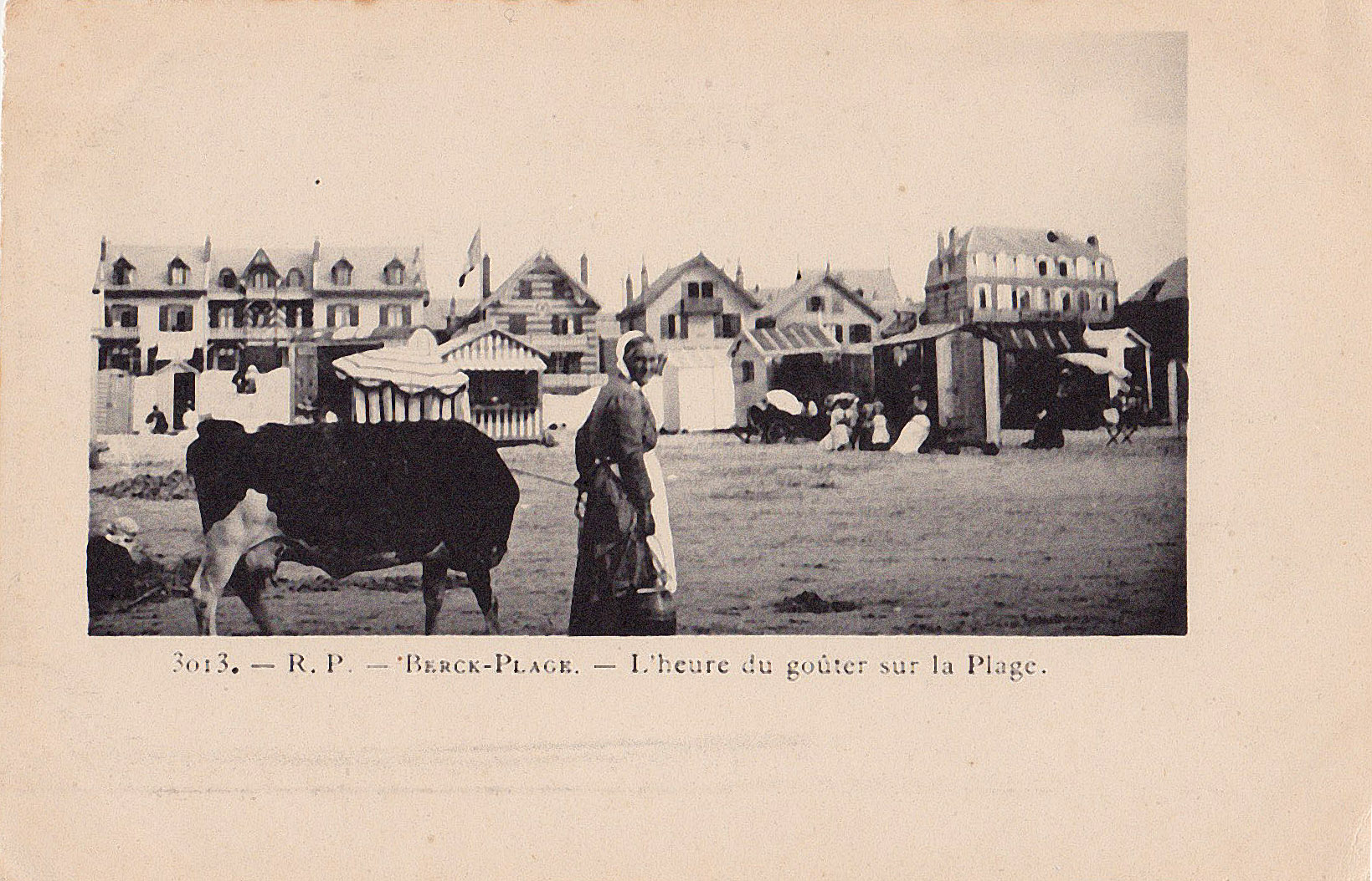 Berck-Plage - La laitière et sa vache sur la Plage - L'heure du gouter