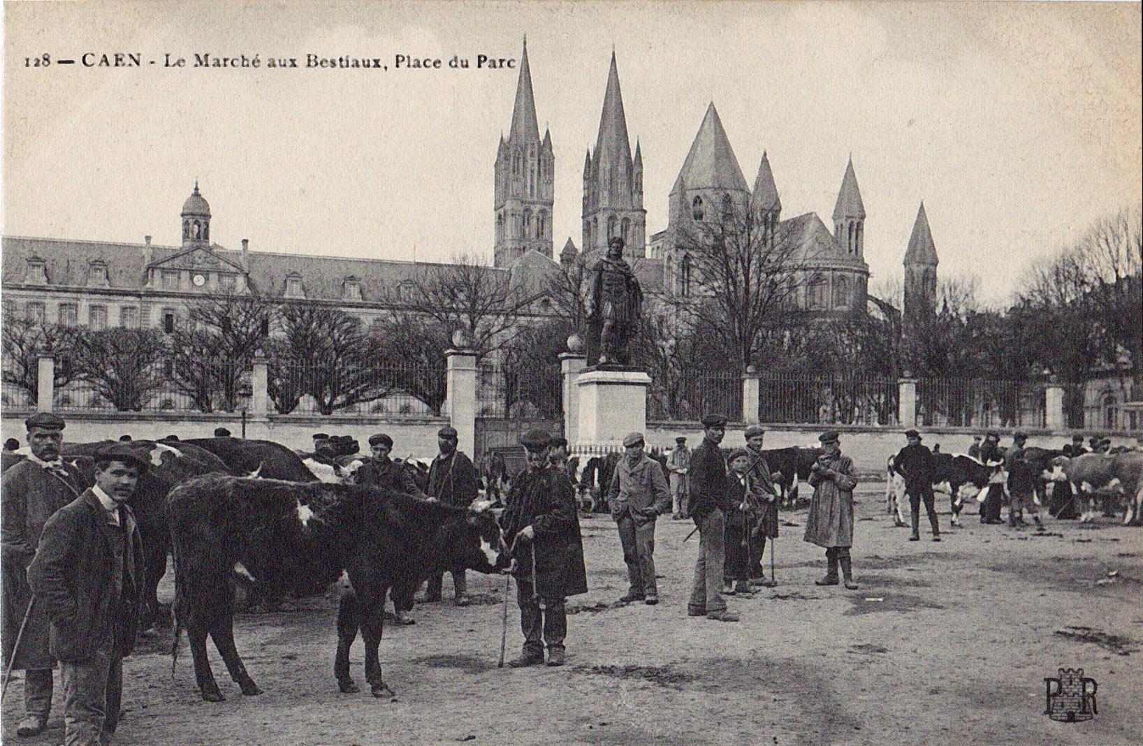 Caen - Le Marché aux vaches Place du Parc