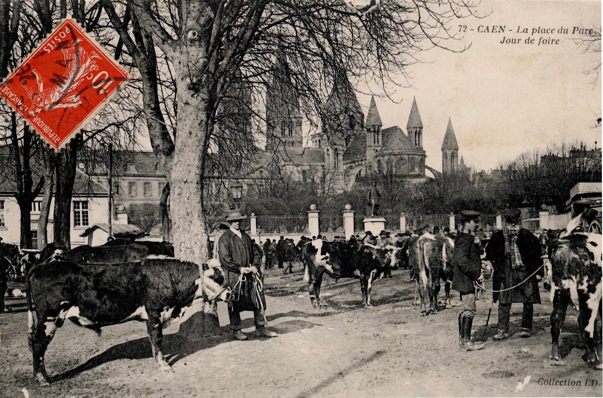 Caen - La Place du Parc un jour de foire
